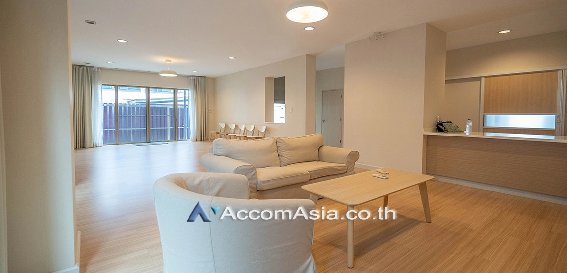 5  3 br House for rent and sale in Sukhumvit ,Bangkok BTS Thong Lo AA29845