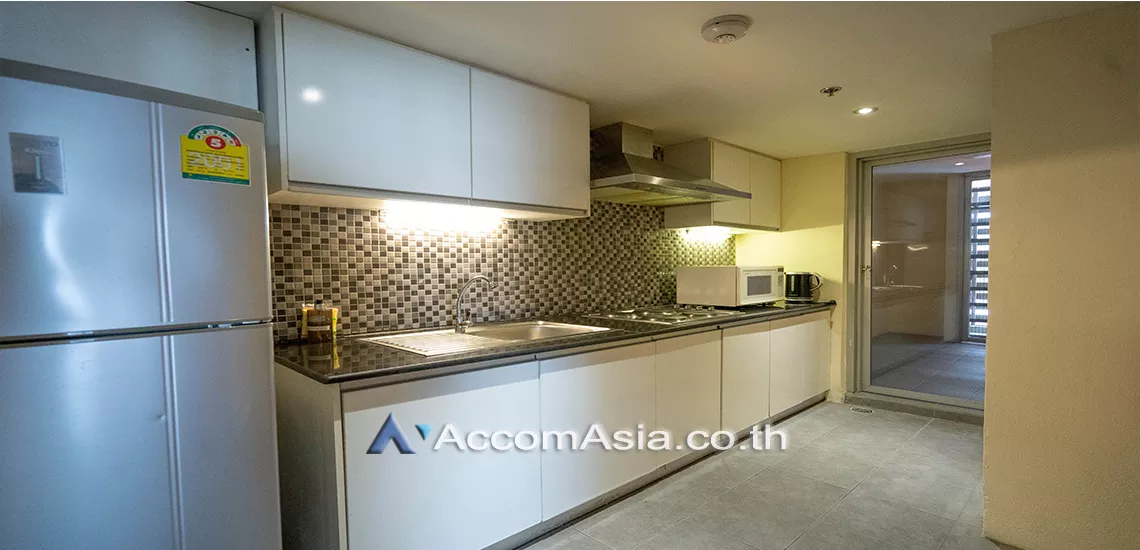 unit 3 Bedrooms  Apartment For Rent in Silom, Bangkok  near BTS Sala Daeng - MRT Silom (AA29847)