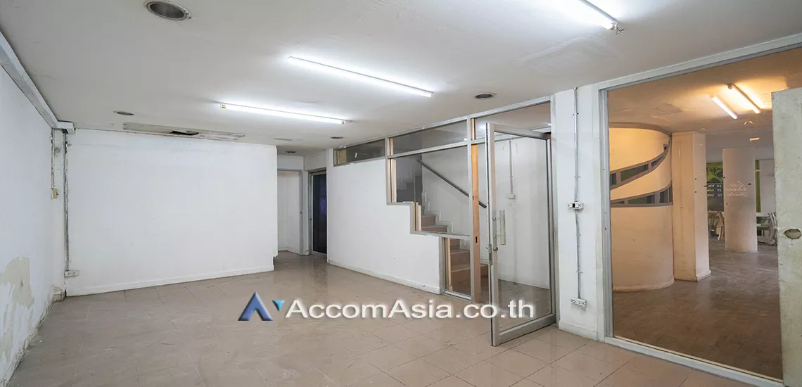 6  3 br House for rent and sale in Ploenchit ,Bangkok BTS Ploenchit AA29858