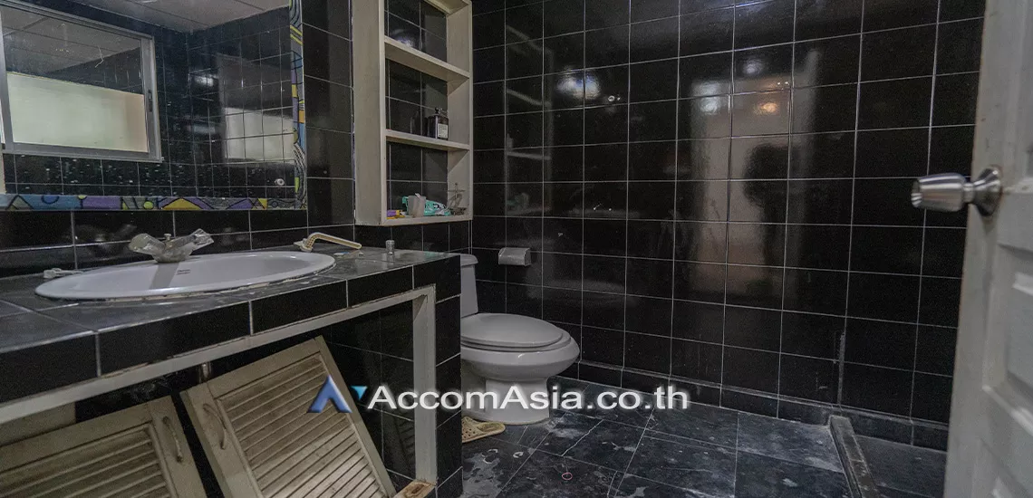 11  3 br House for rent and sale in Ploenchit ,Bangkok BTS Ploenchit AA29858