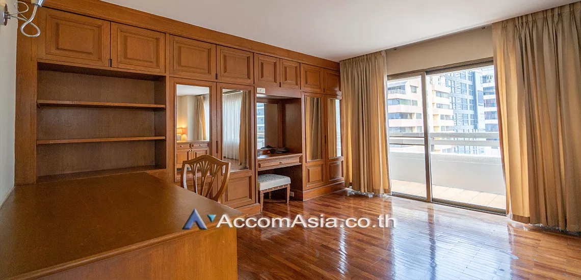 9  1 br Apartment For Rent in Silom ,Bangkok BTS Sala Daeng - MRT Silom at Suite For Family AA29861