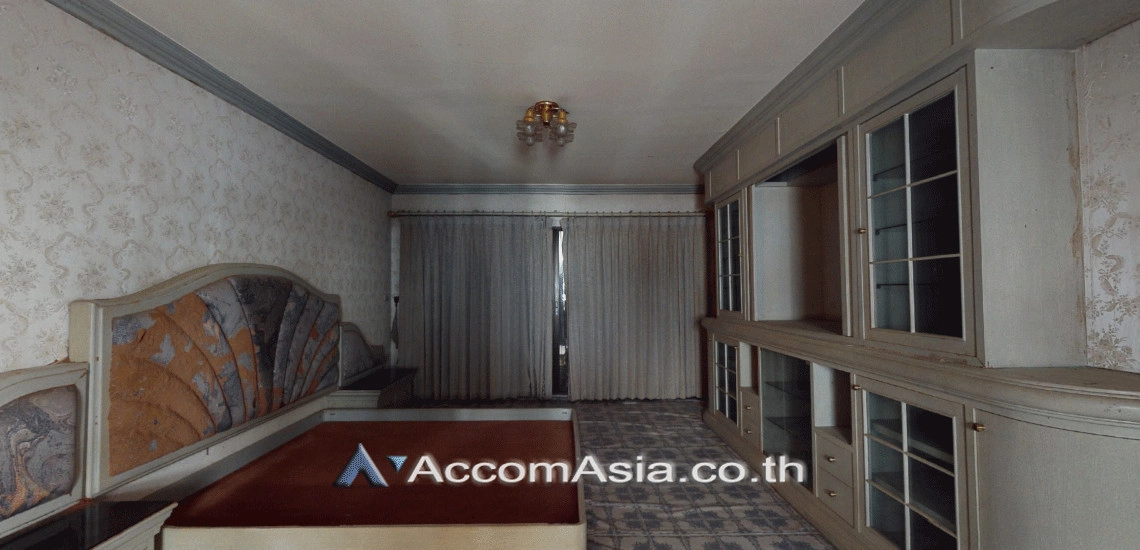 4  4 br House For Sale in Sukhumvit ,Bangkok BTS Phrom Phong AA29867