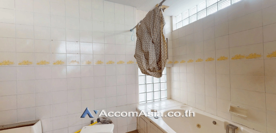 5  4 br House For Sale in Sukhumvit ,Bangkok BTS Phrom Phong AA29867