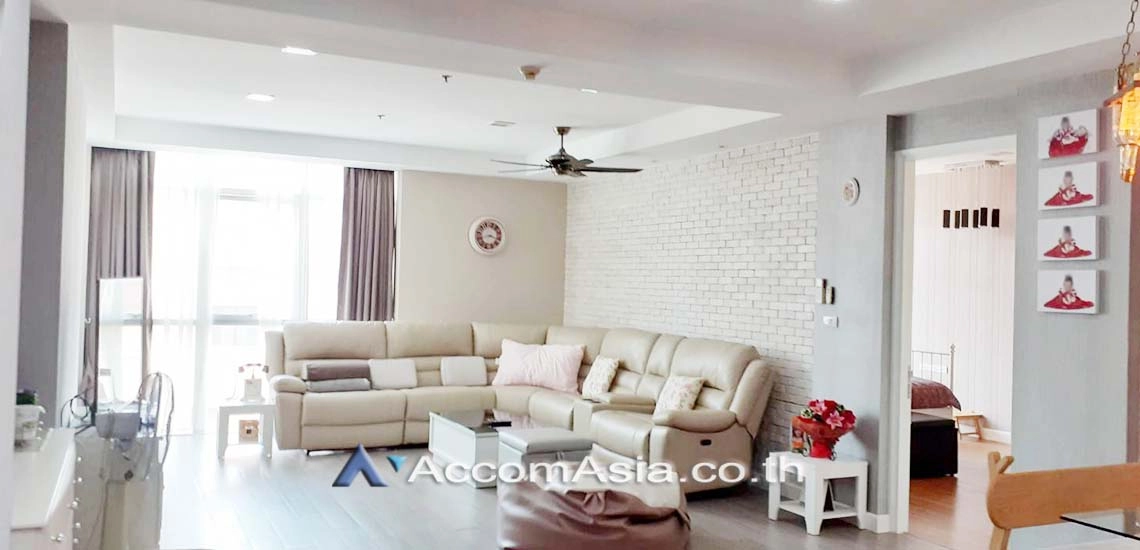  3 Bedrooms  Condominium For Rent & Sale in Sukhumvit, Bangkok  near BTS Ekkamai (AA29871)