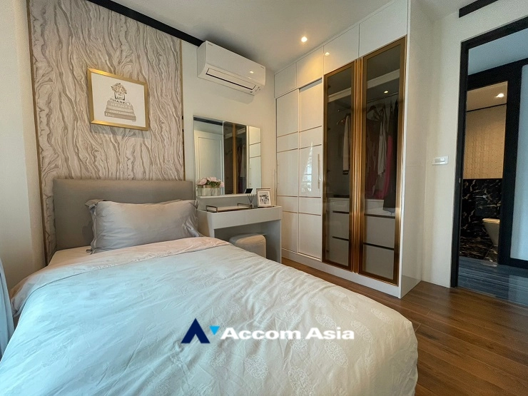 20  4 br House for rent and sale in Sukhumvit ,Bangkok BTS Ekkamai - BTS Phra khanong at House  in compound AA29882