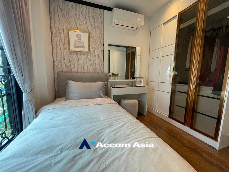 21  4 br House for rent and sale in Sukhumvit ,Bangkok BTS Ekkamai - BTS Phra khanong at House  in compound AA29882