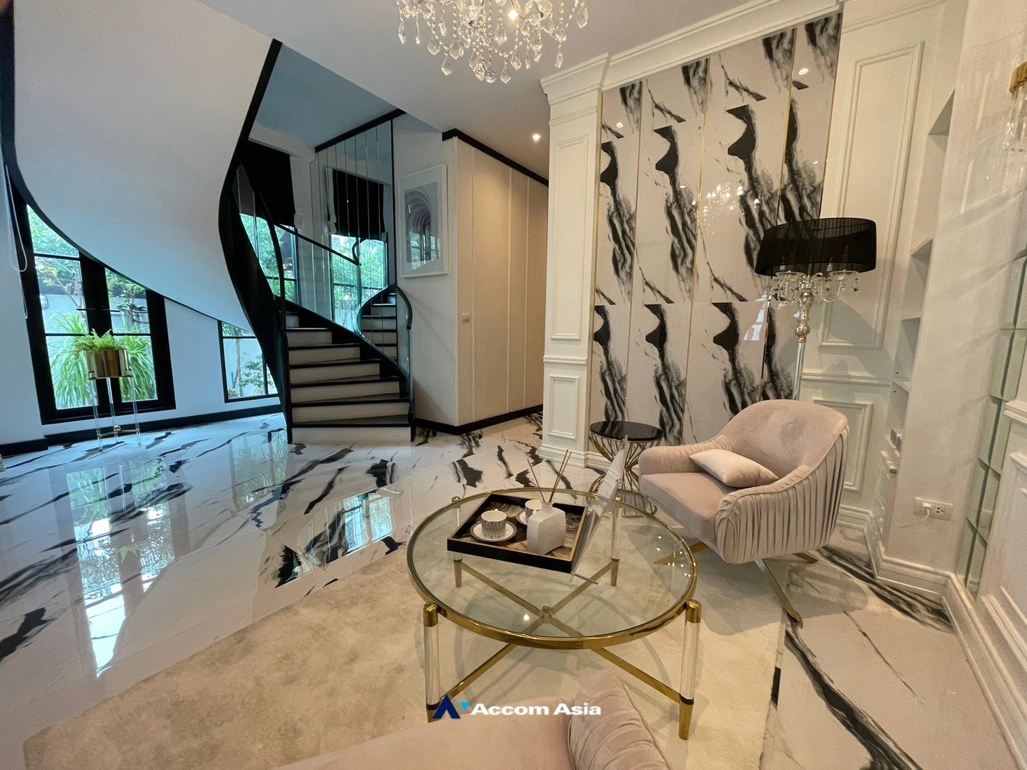 6  4 br House for rent and sale in Sukhumvit ,Bangkok BTS Ekkamai - BTS Phra khanong at House  in compound AA29882