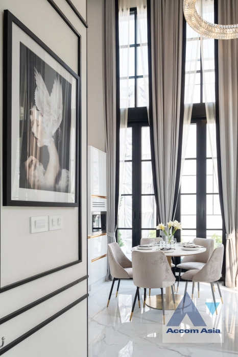 30  4 br House for rent and sale in Sukhumvit ,Bangkok BTS Ekkamai - BTS Phra khanong at House  in compound AA29882