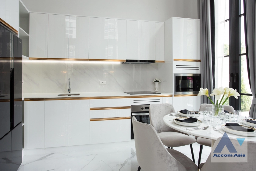 31  4 br House for rent and sale in Sukhumvit ,Bangkok BTS Ekkamai - BTS Phra khanong at House  in compound AA29882