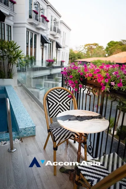 11  4 br House For Sale in Sukhumvit ,Bangkok BTS Ekkamai - BTS Phra khanong at House  in compound AA29884