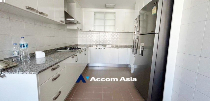 unitPet friendly | Classic wood-finished condo with large balcony in Sukhumvit (24440)