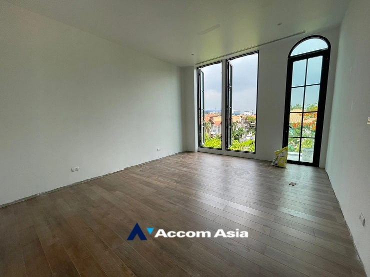 7  4 br House For Sale in Sukhumvit ,Bangkok BTS Ekkamai - BTS Phra khanong at House  in compound AA29887