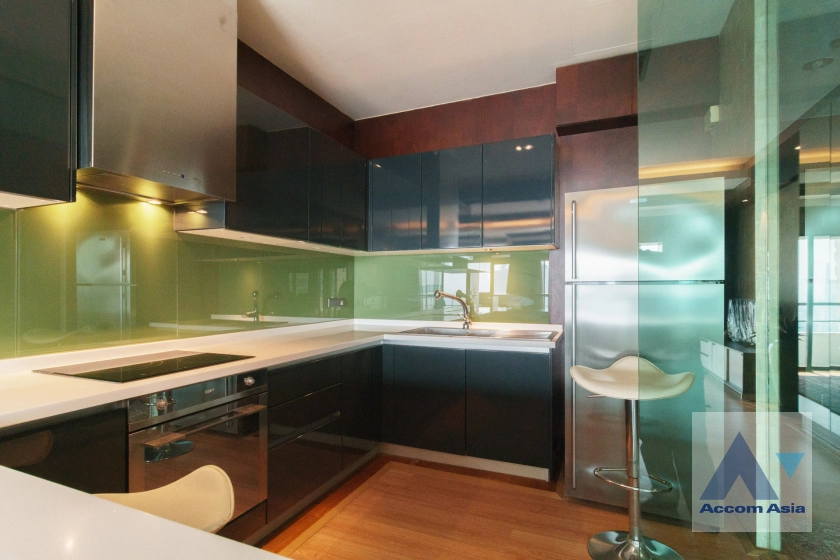 5  1 br Condominium For Sale in Sathorn ,Bangkok BTS Sala Daeng - MRT Lumphini at Sathorn Gardens AA29894