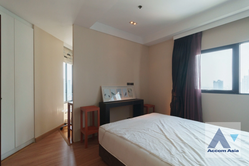 7  1 br Condominium For Sale in Sathorn ,Bangkok BTS Sala Daeng - MRT Lumphini at Sathorn Gardens AA29894