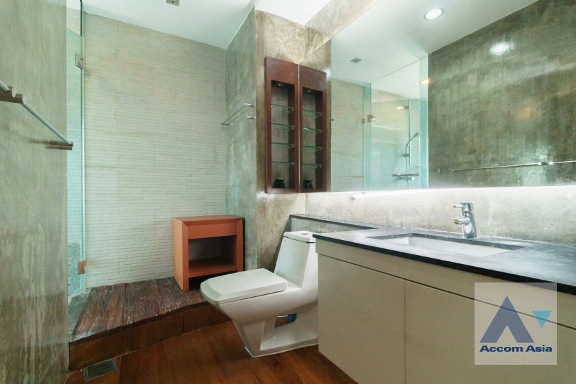 8  1 br Condominium For Sale in Sathorn ,Bangkok BTS Sala Daeng - MRT Lumphini at Sathorn Gardens AA29894