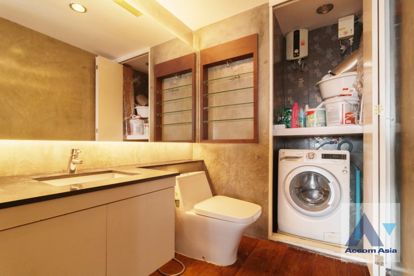 12  1 br Condominium For Sale in Sathorn ,Bangkok BTS Sala Daeng - MRT Lumphini at Sathorn Gardens AA29894