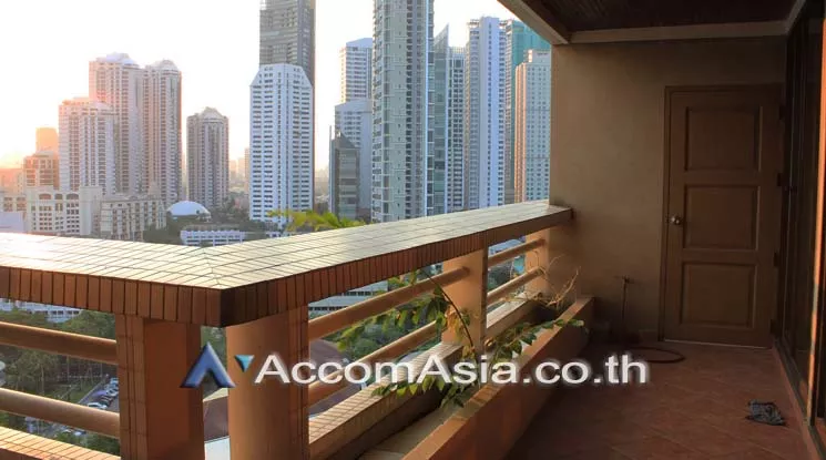 unit 3 Bedrooms  Condominium For Rent in Sukhumvit, Bangkok  near BTS Phrom Phong (24441)