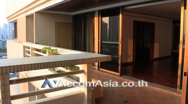 unit 3 Bedrooms  Condominium For Rent in Sukhumvit, Bangkok  near BTS Phrom Phong (24441)