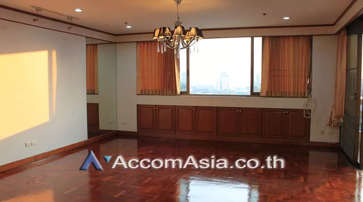 unit 3 Bedrooms  Condominium For Rent in Sukhumvit, Bangkok  near BTS Phrom Phong (24441)