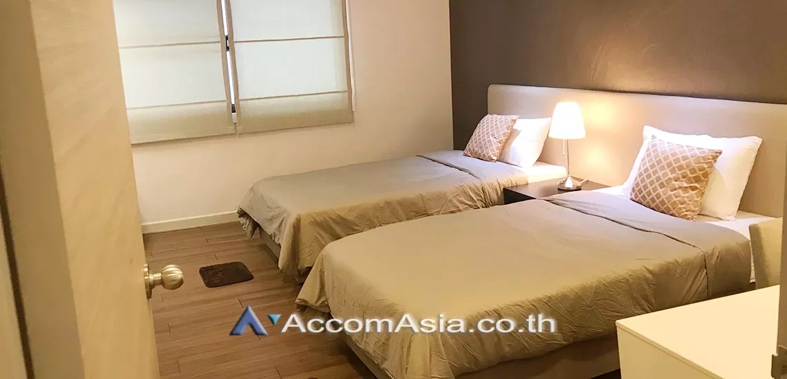 Pet friendly |  3 Bedrooms  Apartment For Rent in Sukhumvit, Bangkok  near BTS Thong Lo (AA29896)