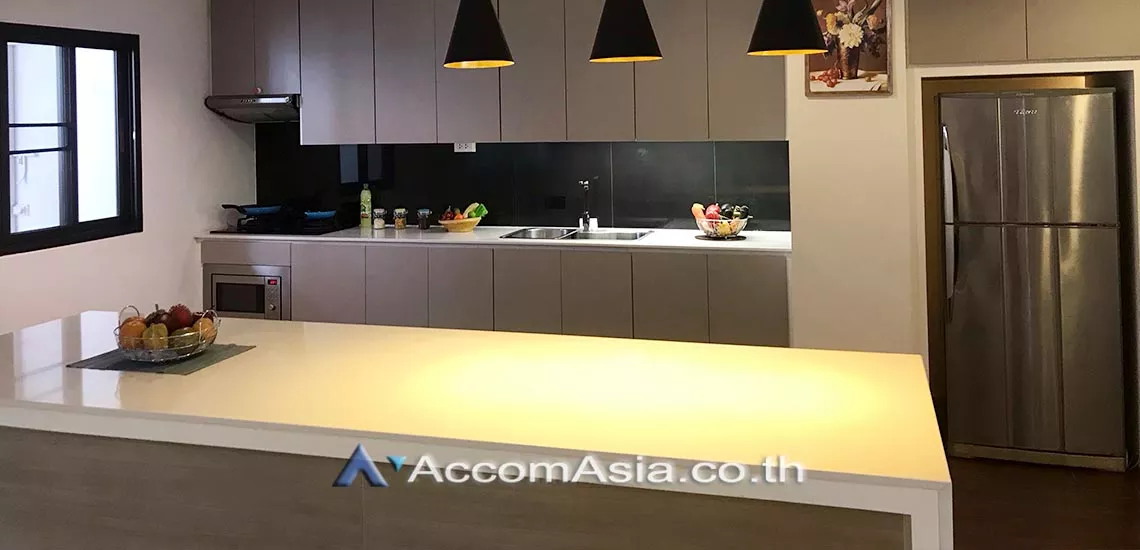 6  3 br Apartment For Rent in Sukhumvit ,Bangkok BTS Thong Lo at Low Rised Building AA29896