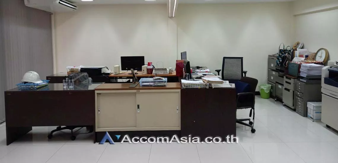 unit 4 Bedrooms  Townhouse For Rent in Sukhumvit, Bangkok  near BTS Phrom Phong (AA29899)