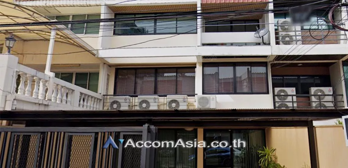 unit 4 Bedrooms  Townhouse For Rent in Sukhumvit, Bangkok  near BTS Phrom Phong (AA29899)