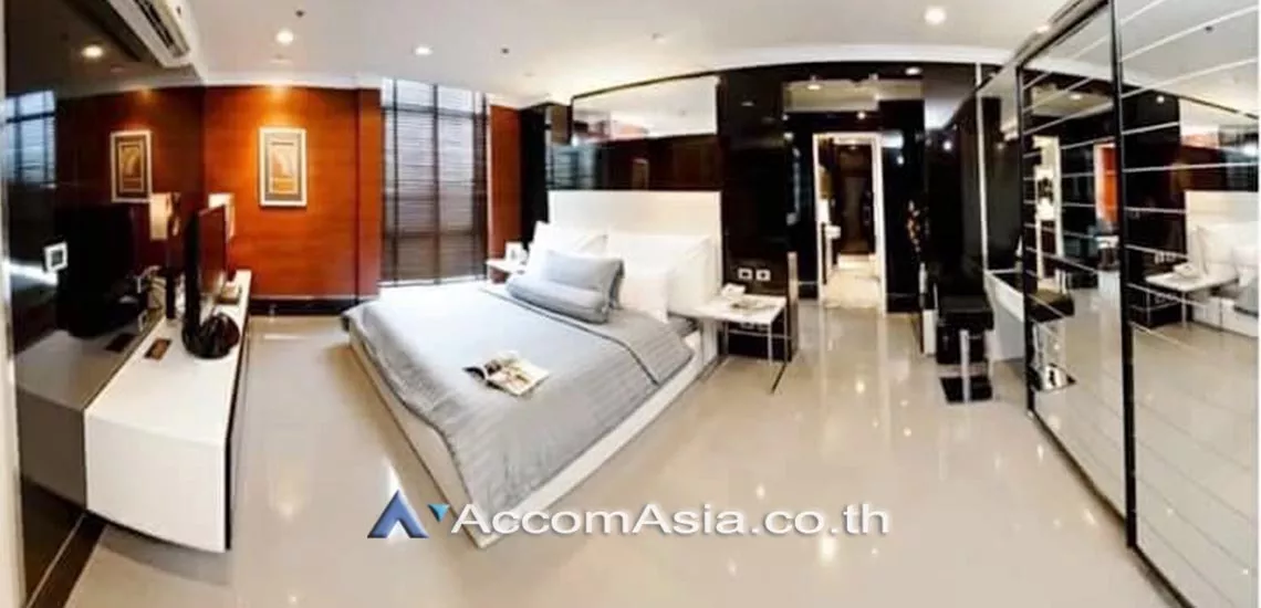 unit 3 Bedrooms  Condominium For Rent in Sukhumvit, Bangkok  near BTS Asok - MRT Sukhumvit (AA29912)