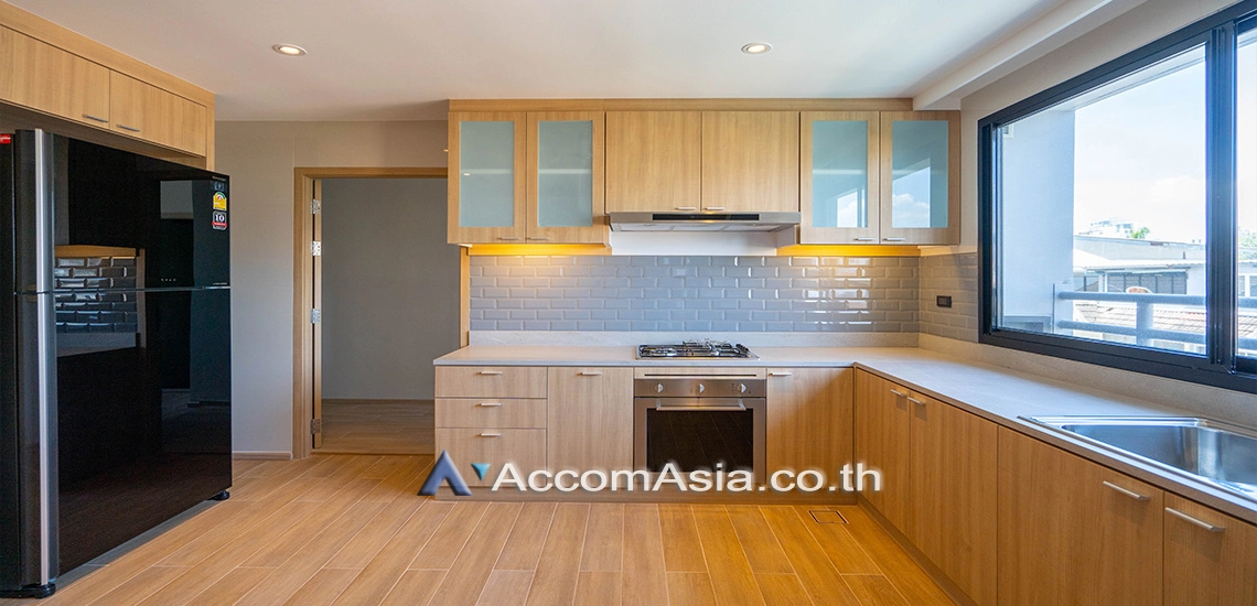unitBig Balcony |  3 Bedrooms  Apartment For Rent in Sukhumvit, Bangkok  near BTS Ekkamai (AA29915)