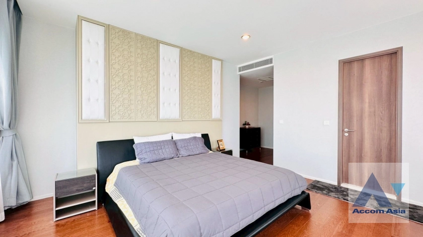 24  3 br Condominium For Rent in Rama 3 ,Bangkok BTS Saphan Taksin at Menam Residences AA29916