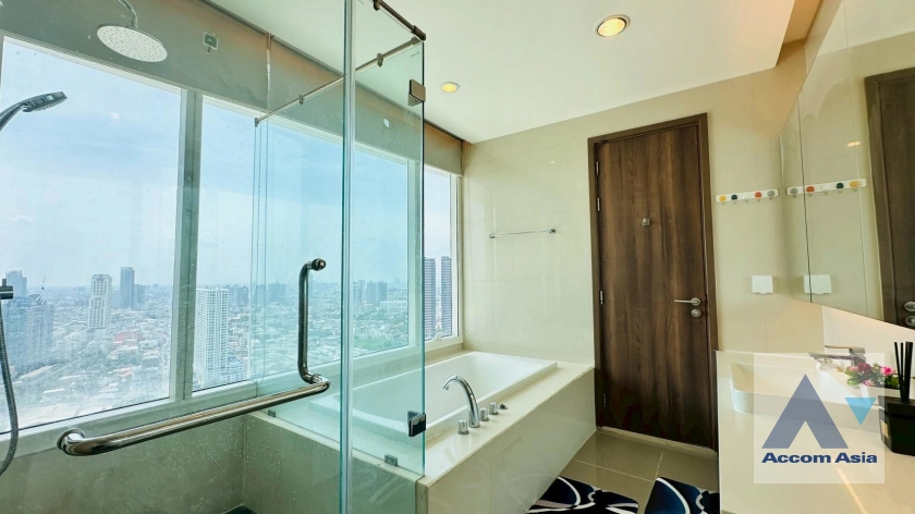 18  3 br Condominium For Rent in Rama 3 ,Bangkok BTS Saphan Taksin at Menam Residences AA29916