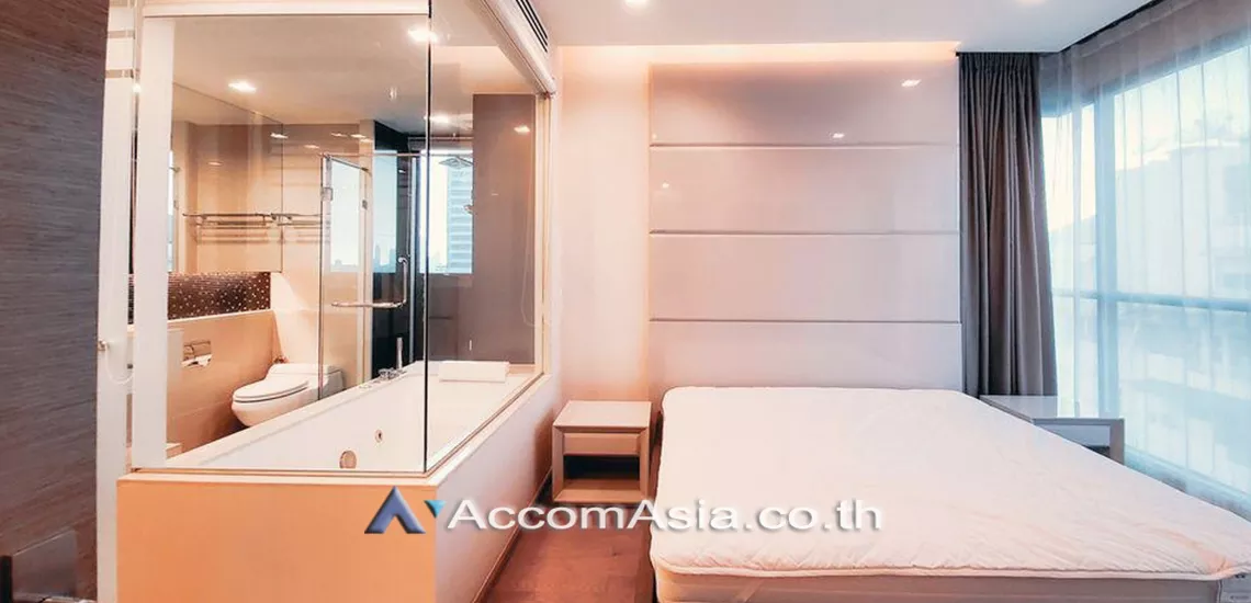 unit 2 Bedrooms  Condominium For Rent in Silom, Bangkok  near BTS Chong Nonsi (AA29917)