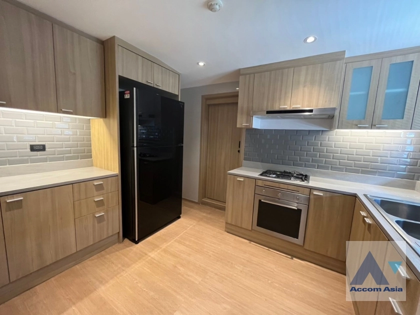 unitBig Balcony, Pet friendly |  3 Bedrooms  Apartment For Rent in Sukhumvit, Bangkok  near BTS Ekkamai (AA29918)