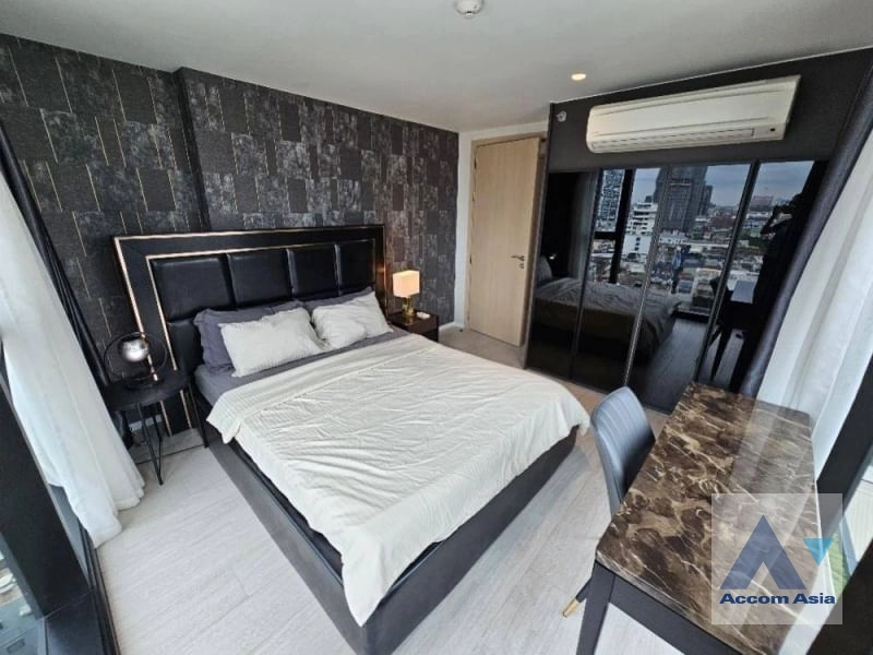 10  2 br Condominium For Rent in Silom ,Bangkok BTS Surasak at The Lofts Silom AA29921