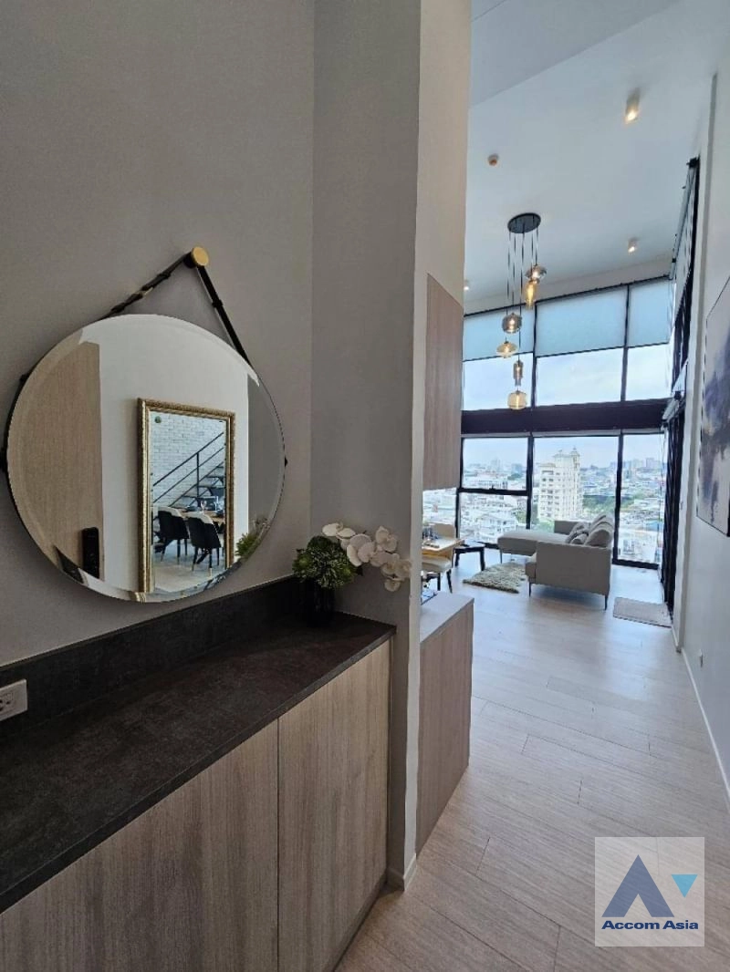 6  2 br Condominium For Rent in Silom ,Bangkok BTS Surasak at The Lofts Silom AA29921