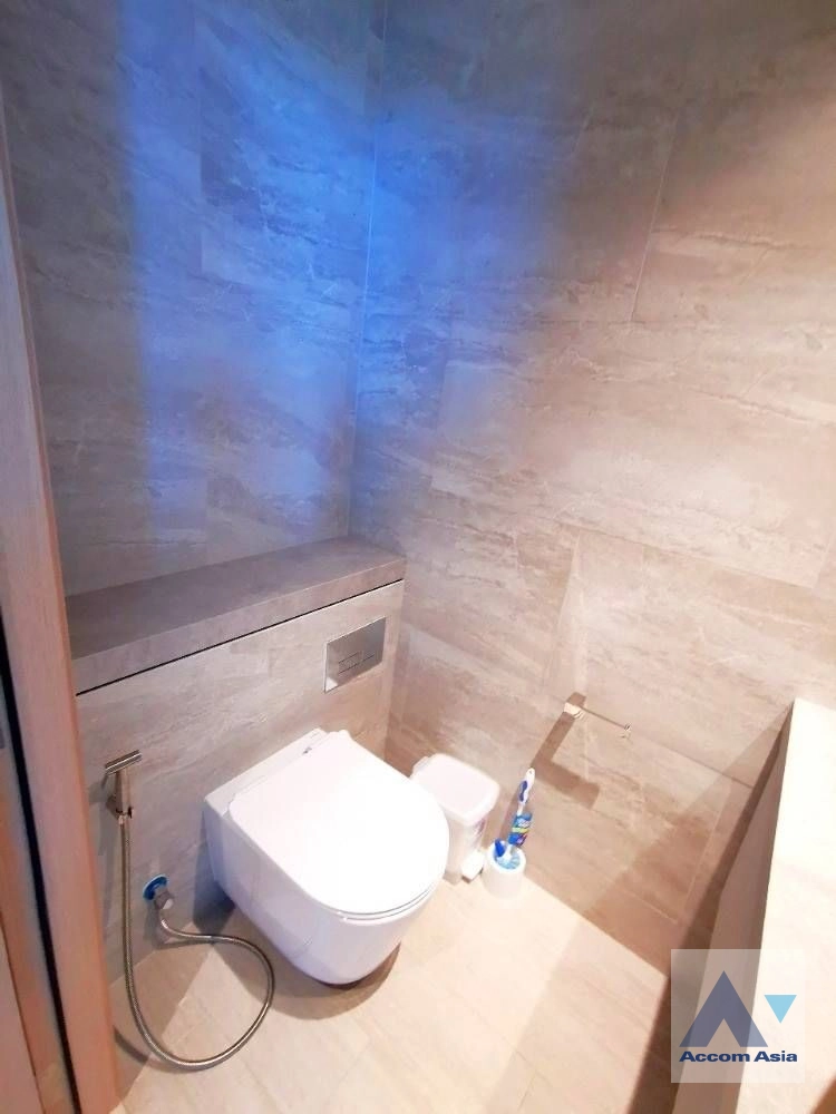 12  2 br Condominium For Rent in Silom ,Bangkok BTS Surasak at The Lofts Silom AA29921