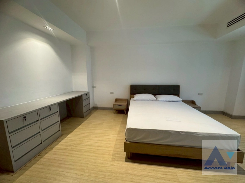 14  2 br Apartment For Rent in Sukhumvit ,Bangkok BTS Asok - MRT Sukhumvit at Newly Renovated AA29942