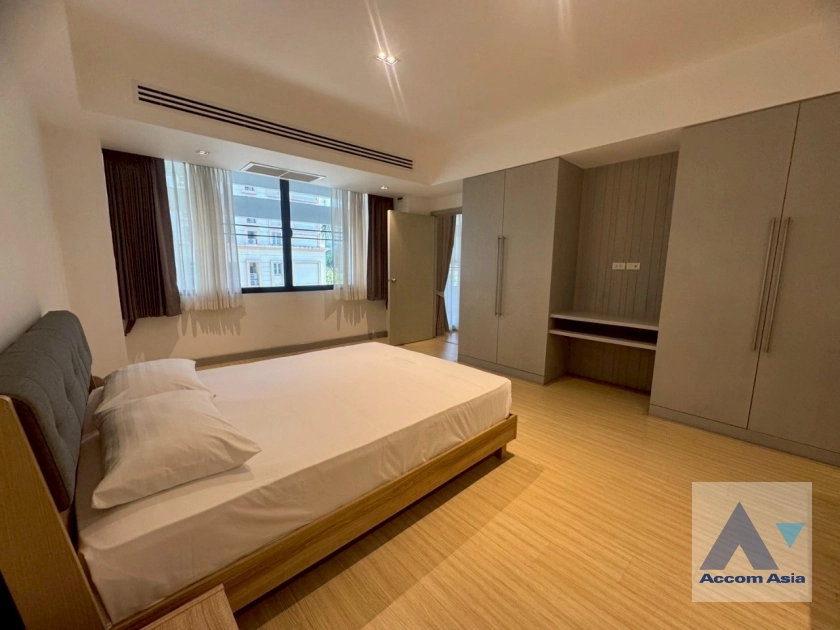 18  2 br Apartment For Rent in Sukhumvit ,Bangkok BTS Asok - MRT Sukhumvit at Newly Renovated AA29942