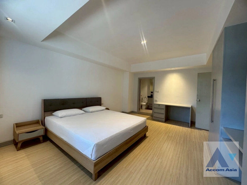10  2 br Apartment For Rent in Sukhumvit ,Bangkok BTS Asok - MRT Sukhumvit at Newly Renovated AA29942