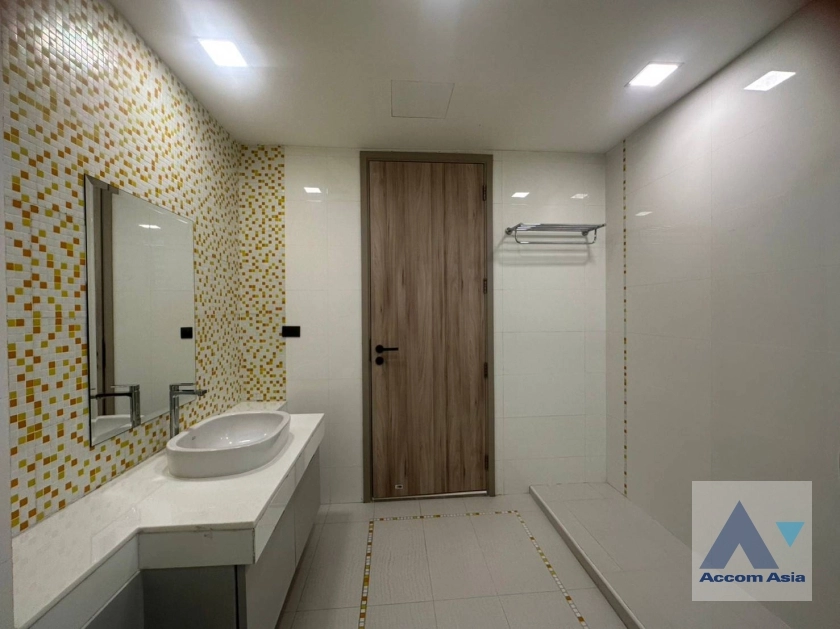 29  4 br Condominium For Rent in Sukhumvit ,Bangkok BTS Phrom Phong at Ideal 24 AA29944