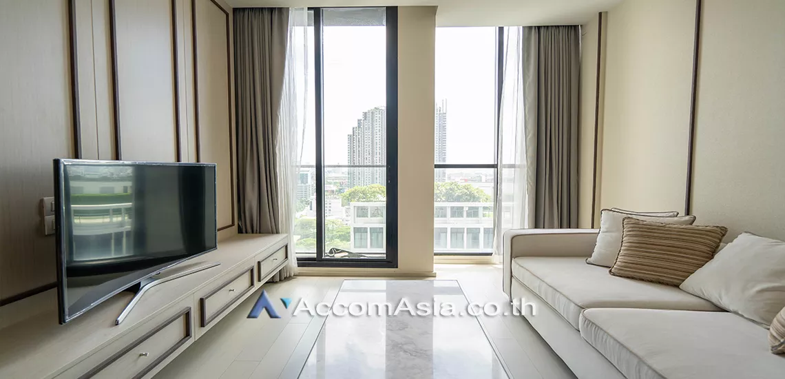  2 Bedrooms  Condominium For Rent in Ploenchit, Bangkok  near BTS Ploenchit (AA29945)