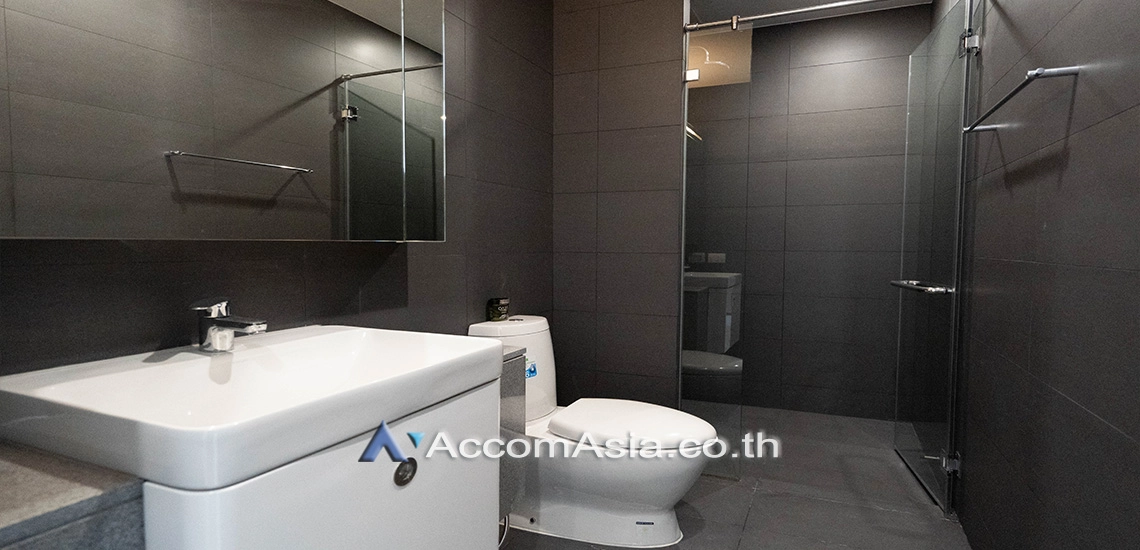 unit 2 Bedrooms  Condominium For Rent & Sale in Ploenchit, Bangkok  near BTS Ploenchit (AA29945)