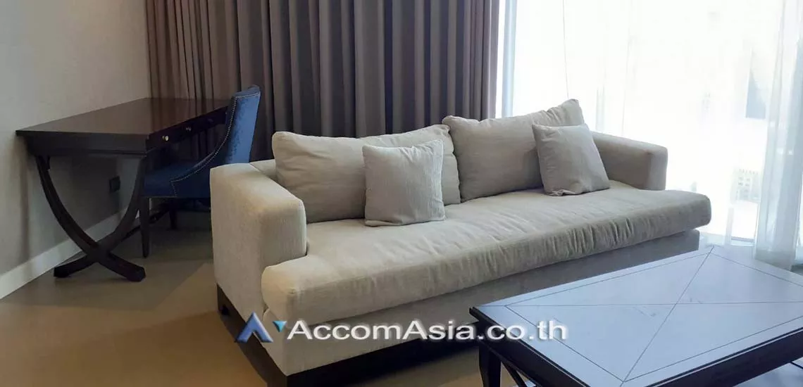  2 Bedrooms  Condominium For Rent in Ploenchit, Bangkok  near BTS Ratchadamri (AA29948)