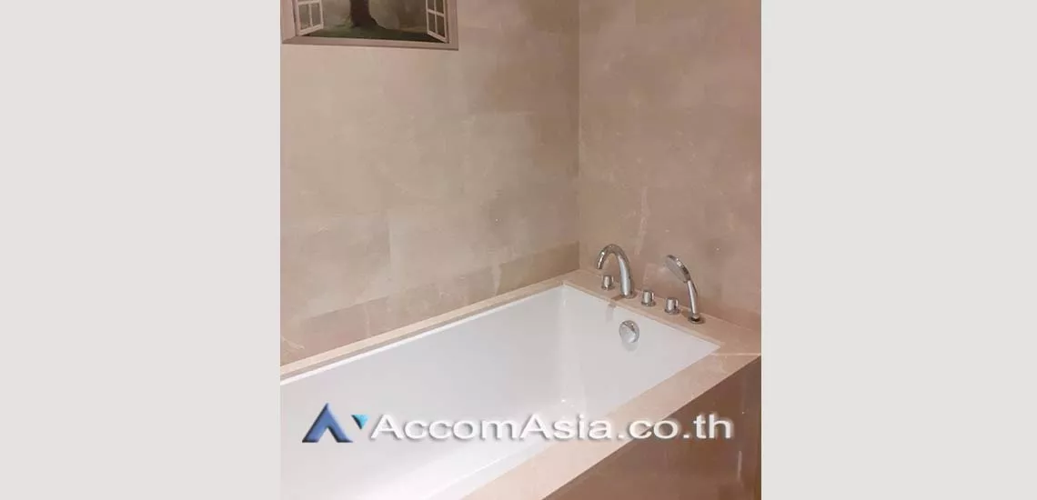 11  2 br Condominium For Rent in Ploenchit ,Bangkok BTS Ratchadamri at Magnolias Ratchadamri Boulevard AA29949