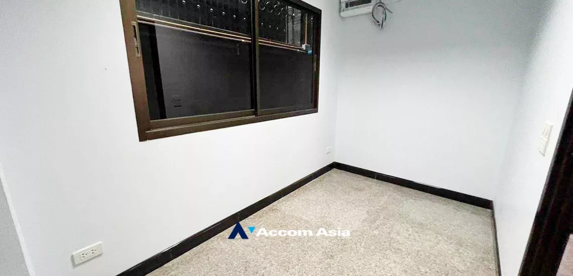9  4 br House for rent and sale in Ploenchit ,Bangkok BTS Chitlom AA29957