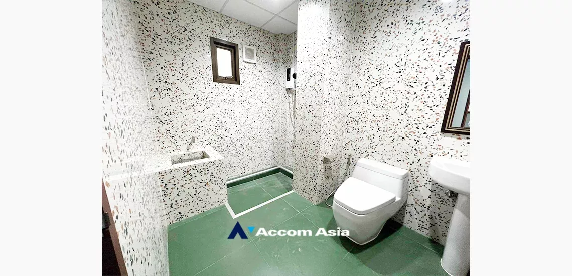 17  4 br House for rent and sale in Ploenchit ,Bangkok BTS Chitlom AA29957