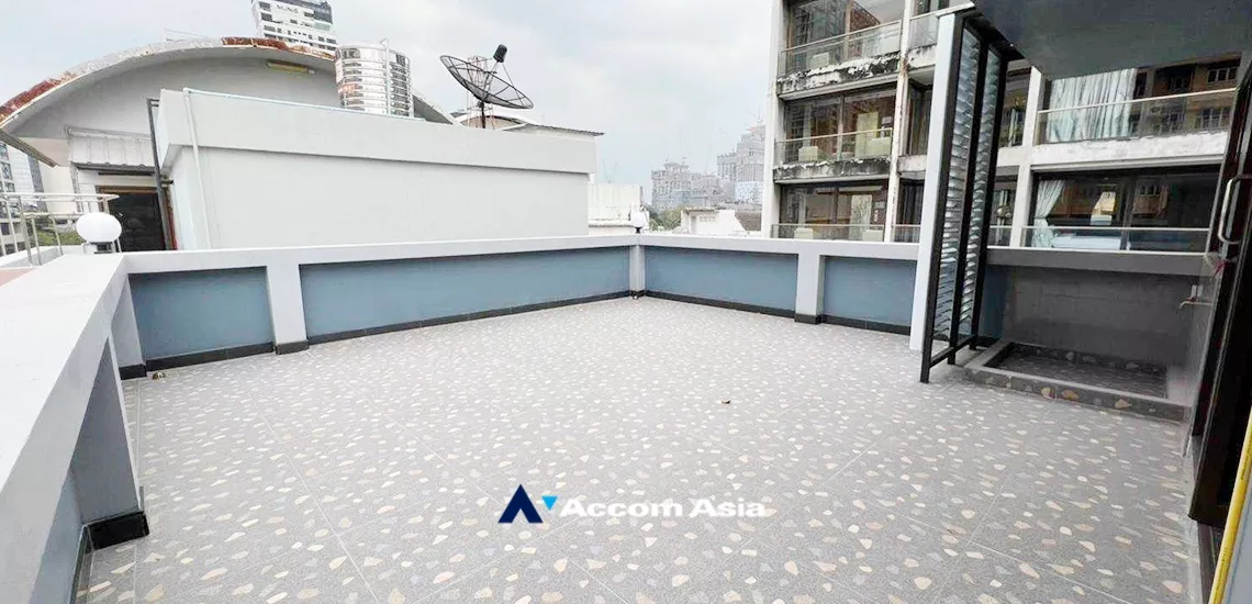 5  4 br House for rent and sale in Ploenchit ,Bangkok BTS Chitlom AA29957