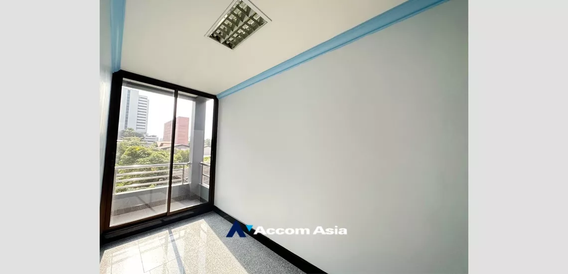 22  4 br House for rent and sale in Ploenchit ,Bangkok BTS Chitlom AA29957