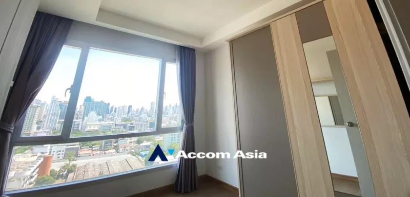  2 Bedrooms  Condominium For Sale in Ratchadapisek, Bangkok  near BTS Thong Lo (AA29964)