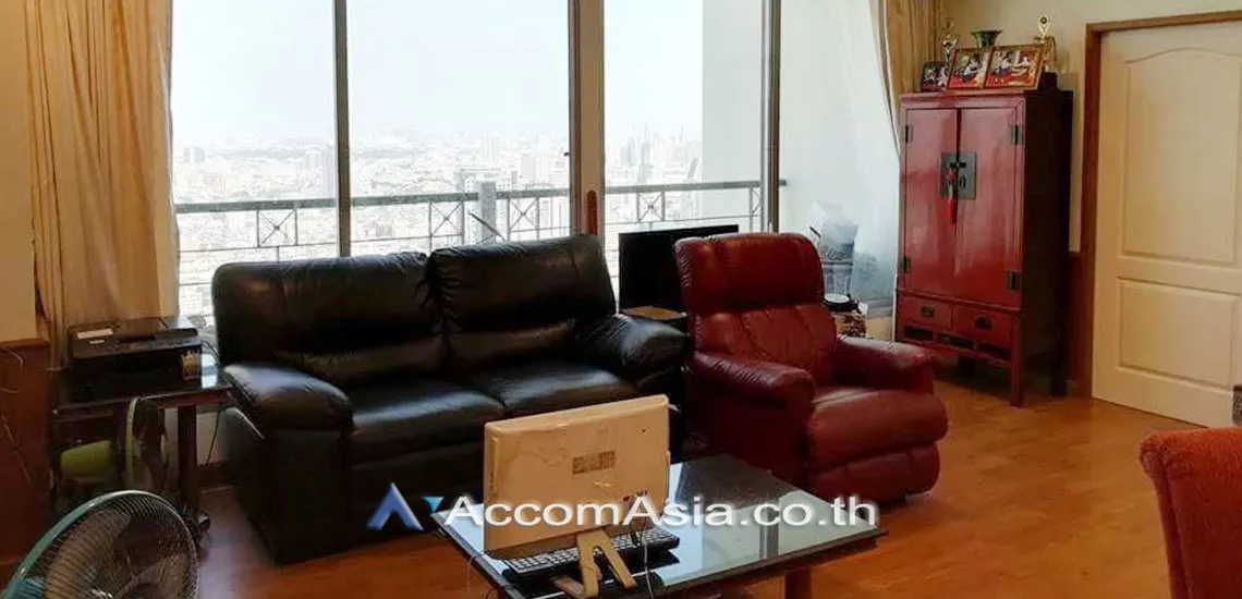 unit 3 Bedrooms  Condominium For Rent in Silom, Bangkok  near BTS Surasak (AA29965)